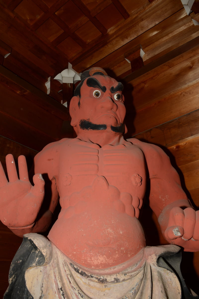 2016年の吽形仁王像（眼球落下以前）