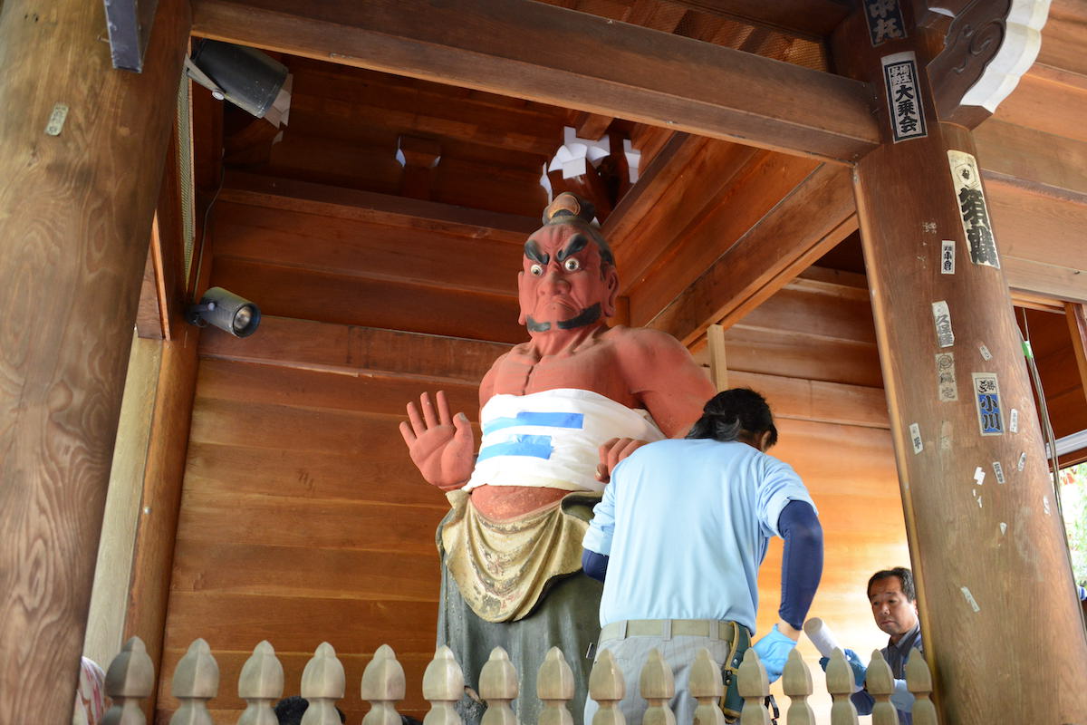 吽形仁王像 搬出用養生