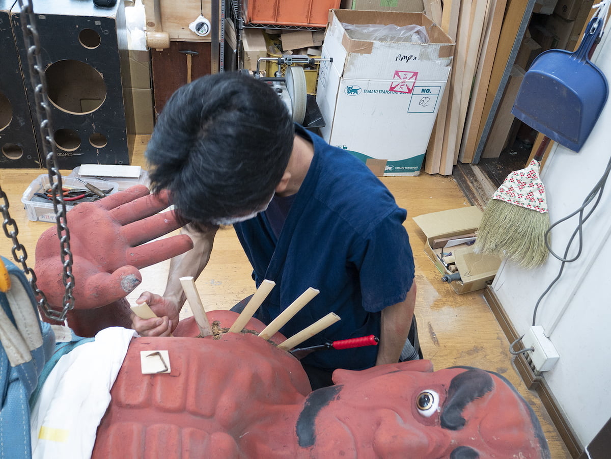 吽形仁王像 右肩解体作業