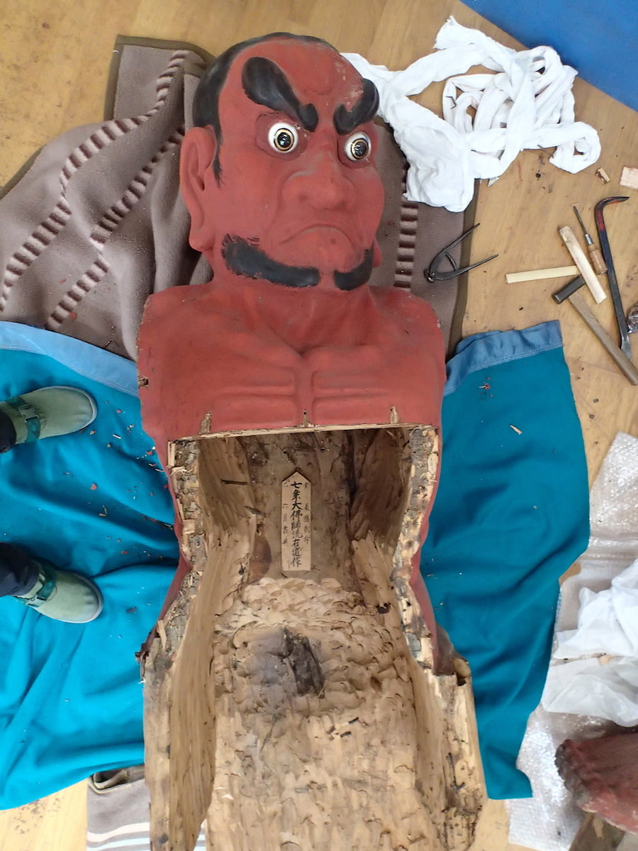 吽形仁王像 背面内部解体作業