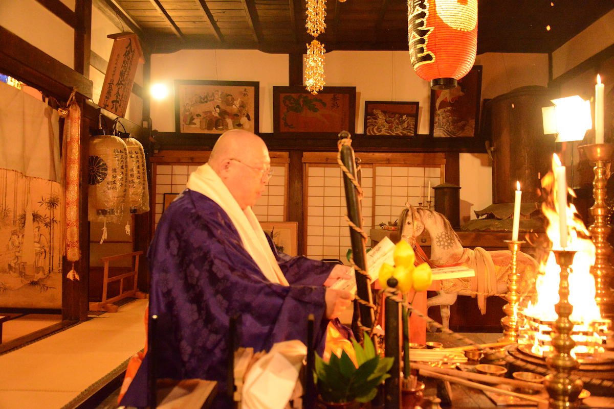 胎内奉納式於最勝院護摩堂 「表白」の読み上げ